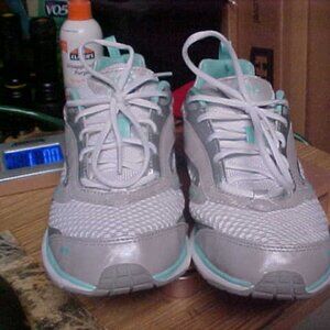 Ryka Cloud Walk size 8.5 ladies walkers